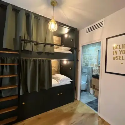 FRATERNiTY-HOTEL