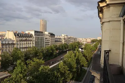 Vue générale sur Neuilly-sur-Seine ou vue de la ville depuis l'appartement