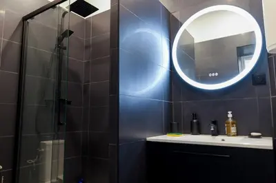 Salle de bains dans l'établissement Nouveau studio au cœur de l'Opéra - Paris 1er