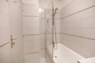 Salle de bains dans l'établissement Appartement Élégant à Montmartre