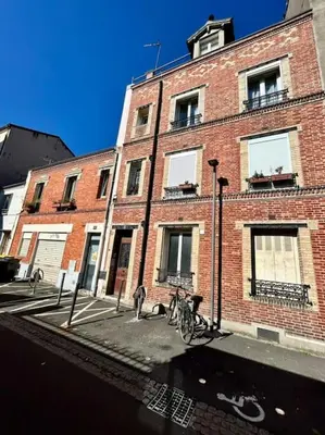 Plan de l'établissement Charmant appartement au coeur du marché aux Puces