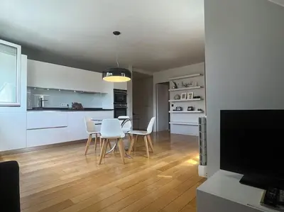 Cuisine ou kitchenette dans l'établissement Comfort & design 2 BR near Place des Vosges