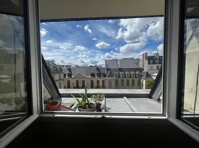 Balcon ou terrasse dans l'établissement Comfort & design 2 BR near Place des Vosges