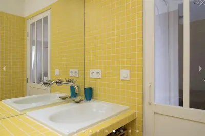 Salle de bains dans l'établissement Charmant Appartement à Montmartre