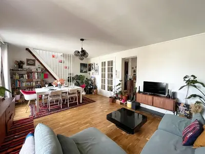 Coin salon dans l'établissement Près de Montmartre - Parfait pour découvrir Paris!