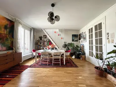 Coin salon dans l'établissement Près de Montmartre - Parfait pour découvrir Paris!