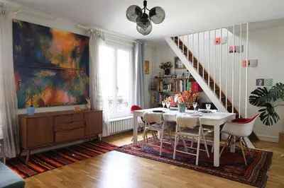 Coin salon dans l'établissement Près de Montmartre - Parfait pour découvrir Paris!