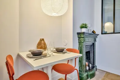 Plan de l'établissement Paris à Pied : Folies Bergère et Grands Boulevards