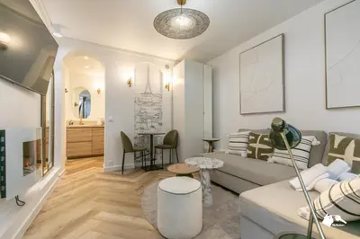 Coin salon dans l'établissement MBA - Saint-Sébastien- Splendide Appartement Paris Centre