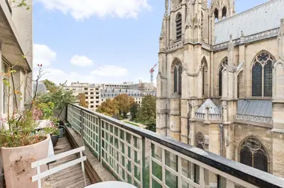 Balcon ou terrasse dans l'établissement paris invalides vue Tour Eiffel duplex