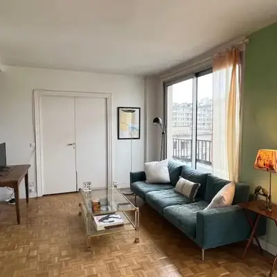 Vaste appt baigné de lumière