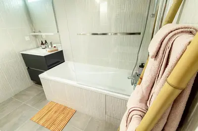 Salle de bains dans l'établissement Appartement cosy 45 m2 avec terrasse