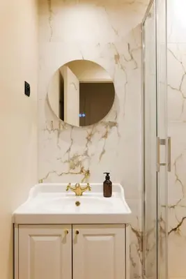 Salle de bains dans l'établissement Versailles Suite - Duke Housing