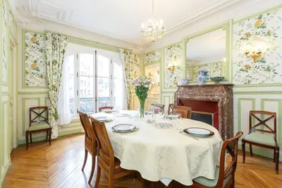 Plan de l'établissement Superb 4 bdrms 185m2 Apt Trocadero
