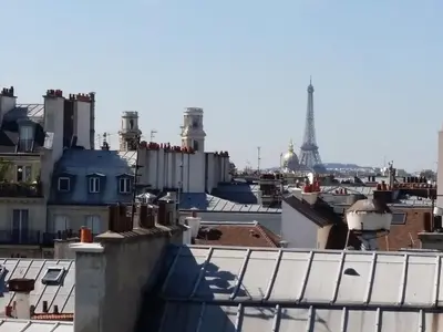Vue générale sur Paris ou vue de la ville depuis l'hôtel