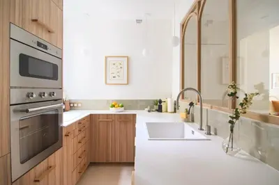 Cuisine ou kitchenette dans l'établissement Deco St Antoine