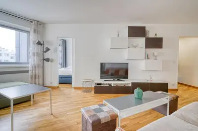 Télévision ou salle de divertissement dans l'établissement Cozy apartment 5 people Tour Eiffel - Champ de Mars