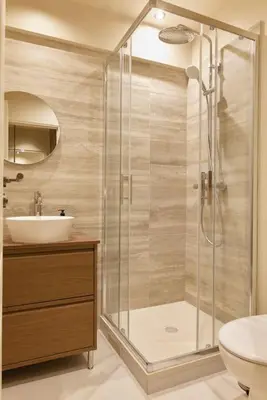 Salle de bains dans l'établissement Saint Charles Room - Duke Housing