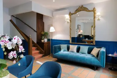 Coin salon dans l'établissement Hotel Mogador