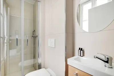Salle de bains dans l'établissement Modern Studio with A-C - Near Montmartre