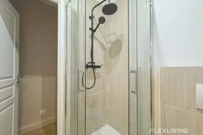 Salle de bains dans l'établissement Flexliving - 99 Felix Faure - Room