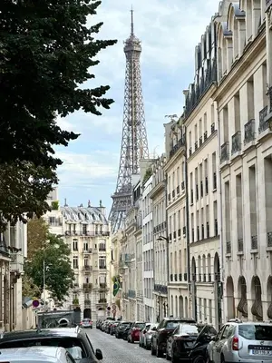 Vue générale sur Paris ou vue de la ville depuis l'appartement
