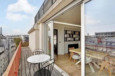 Plan de l'établissement Penthouse Champs Élysées, vue sur tout Paris et la Tour Eiffel