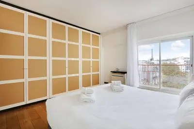 Plan de l'établissement Penthouse Champs Élysées, vue sur tout Paris et la Tour Eiffel