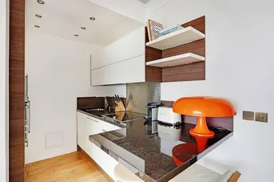 Plan de l'établissement Penthouse Champs Élysées, vue sur tout Paris et la Tour Eiffel