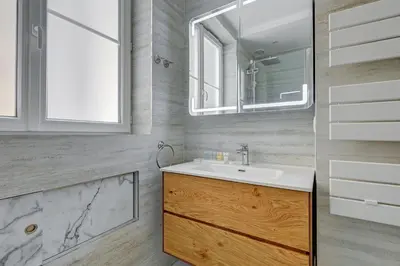 Salle de bains dans l'établissement 1er Arrondissement Paris Luxueuse Suite