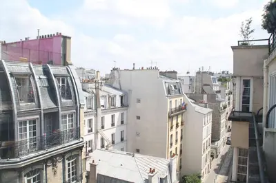 Vue générale sur Paris ou vue de la ville depuis l'appartement