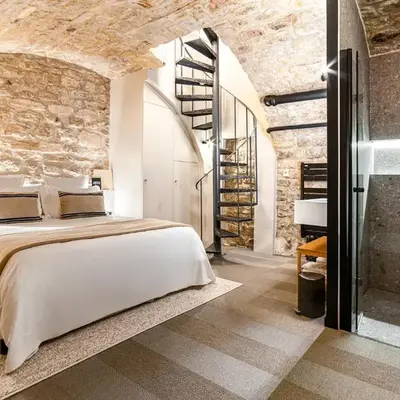 Luxury Suite 2BR Le Marais AC Courtyard