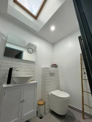 Salle de bains dans l'établissement R- Maison 6 chambres 3 min metro 10 lits PARC EXPO
