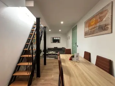 Télévision ou salle de divertissement dans l'établissement R- Maison 6 chambres 3 min metro 10 lits PARC EXPO