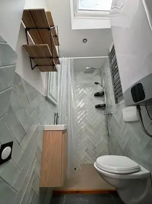 Salle de bains dans l'établissement R- Maison 6 chambres 3 min metro 10 lits PARC EXPO