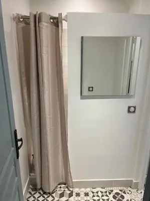 Salle de bains dans l'établissement BX - Maison 10 rooms - 12 beds - metro PARIS EXPO