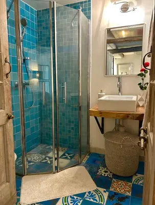 Salle de bains dans l'établissement Charmant studio et style unique
