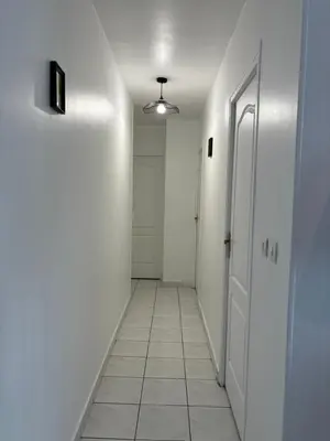 Plan de l'établissement Appartement F3 avec Projecteur à 100m du Métro!