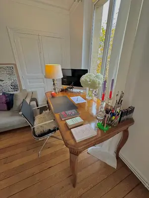 Coin salon dans l'établissement Eiffel tower view - Apartment - Award 2026 Paris