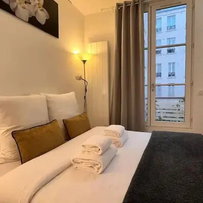 Grand Studio 2 pers République Bastille Paris 3