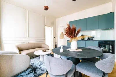 Cuisine ou kitchenette dans l'établissement Luxurious Paris Loft Near Opéra