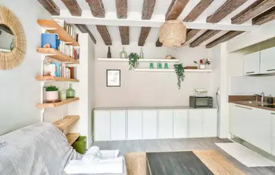 Cuisine ou kitchenette dans l'établissement GuestReady - Bright Stay in the Heart of Paris