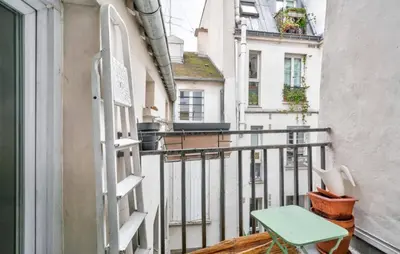 Balcon ou terrasse dans l'établissement GuestReady - Bright Stay in the Heart of Paris
