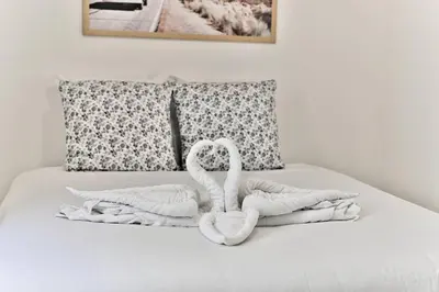 Un ou plusieurs lits dans un hébergement de l'établissement Appartement proche Canal Saint Martin - II