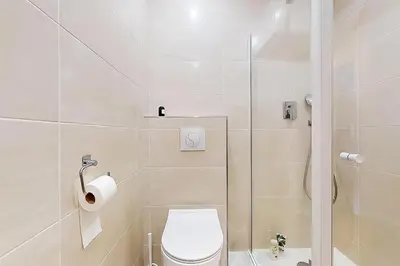 Salle de bains dans l'établissement F2 Trocadero
