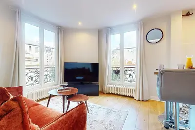 Télévision ou salle de divertissement dans l'établissement F2 Trocadero