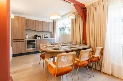 Cuisine ou kitchenette dans l'établissement Merveilleux appartement de luxe au coeurs de Saint-Germain