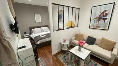 Un ou plusieurs lits dans un hébergement de l'établissement Appartement Magnifique 2 pièces, clair neuf