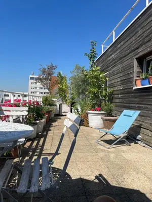 Plan de l'établissement Trois pièces sur parc de la Villette Terrasse et vues