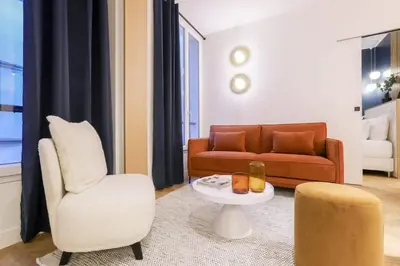 Coin salon dans l'établissement Bel appartement d'architecte au coeur de Paris